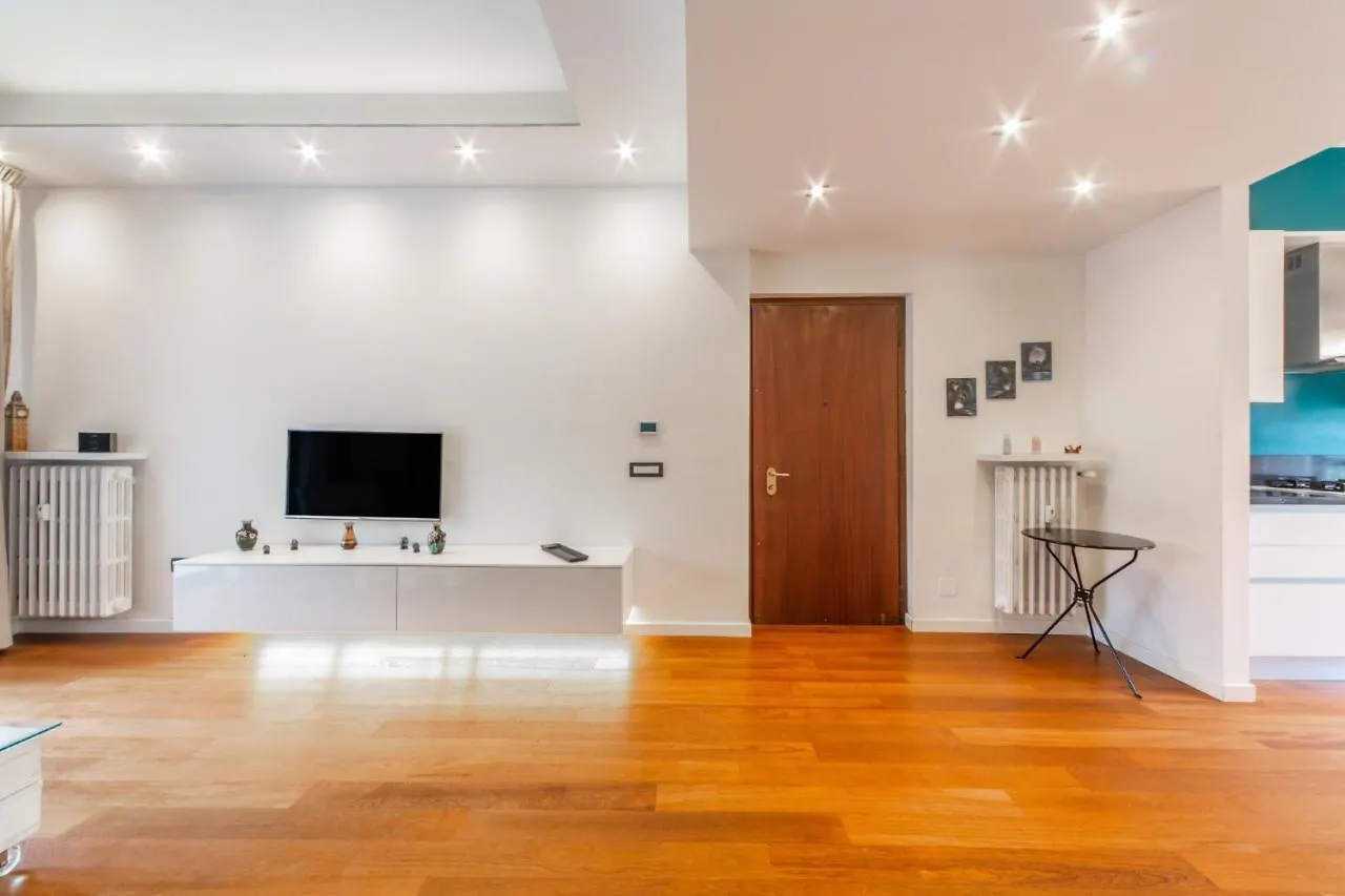 Apartmán Easylife - Lussuoso Trilocale Con Balcone E Vasca Idromassaggio In Zona Barona Milán 0*,